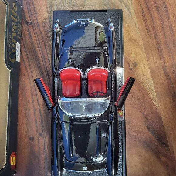 Sunnyside Superior 1957 Chevrolet Black / Red Corvette Model Car 1:24 DieCast - Picture 6 of 16